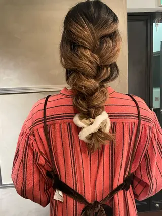 ロング ヘアアレンジ 大人girly🛋️ 🤍yukakoのヘアスタイル