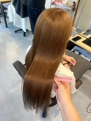 カラー Sakura / Fier umedaのヘアスタイル