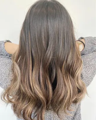セミロング カラー デザインカラーウルフ 宙也のヘアスタイル