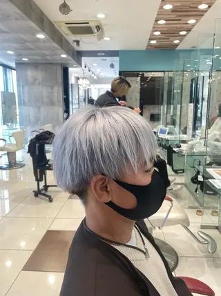 メンズ ハイトーンカラー✨️ 艶カラー特化Amiのヘアスタイル
