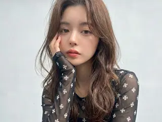 セミロング カラー 【銀座】艶髪/上品な カラー特化/涼/駅近のヘアスタイル