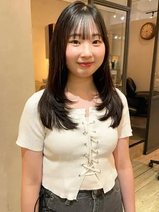 ミディアム カラー ERINA/レイヤー /梅田のヘアスタイル