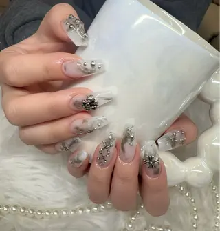ネイル &ME ネイルサロンのネイルデザイン