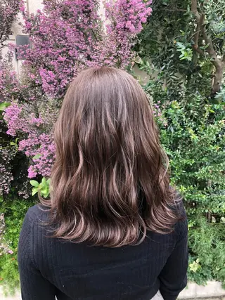 セミロング カラー 韓国ヘア🤍髪質改善 🇰🇷AKANEのヘアスタイル