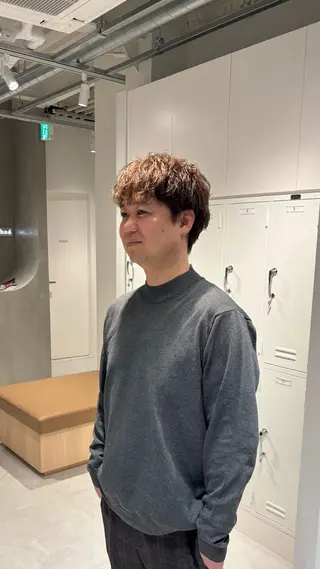 カラー メンズ 塔尾 真那のヘアスタイル