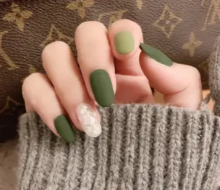 カラー ネイル Moonstone Salonのネイルデザイン