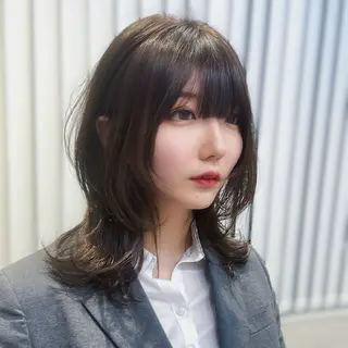 ミディアム ウルフカット/ ハッシュカット/山路のヘアスタイル