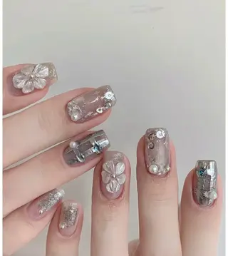 ネイル 高木 維麗絲のネイルデザイン