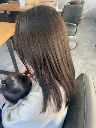 セミロング シモイケ ルアのヘアスタイル