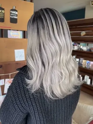 セミロング naomi (夜間営業受付中★)のヘアスタイル