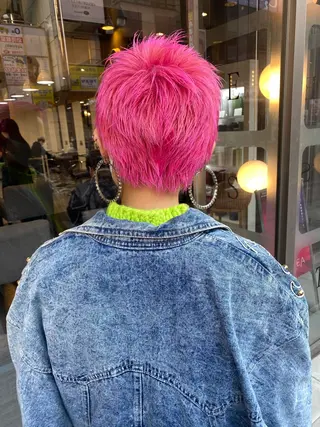 ショート カラー パーマ ヘアアレンジ メンズ キッズ ネイル mana 暖色カラーカットのヘアスタイル