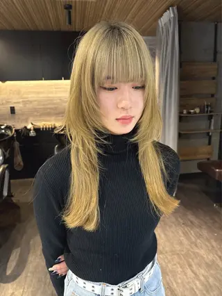 ロング レイヤーカット/韓国 /艶髪/ダブルカラーのヘアスタイル