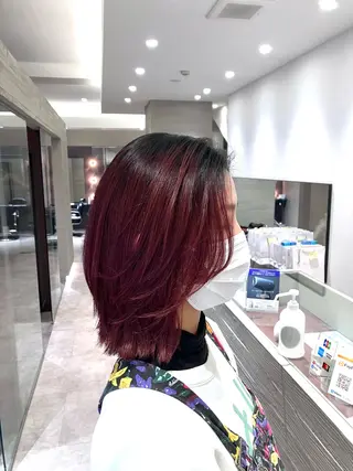 ミディアム カラー サキ🤍ハイトーン 🩰くびれ巻きヘアのヘアスタイル