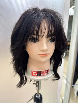セミロング レイヤー 艶々カラーのヘアスタイル