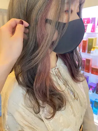 ロング カラー 新谷 桃子のヘアスタイル