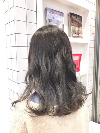 セミロング カラー 髙橋 かすみのヘアスタイル