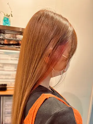 ロング カラー Reina .のヘアスタイル