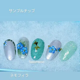 ネイル フラワー ムーンのネイルデザイン