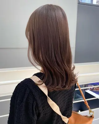セミロング カラー ERI  / newi町田のヘアスタイル