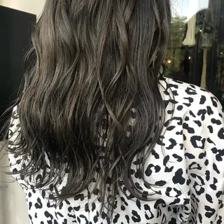 ロング カラー akane .のヘアスタイル