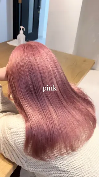 カラー ニトウ レイナのヘアスタイル