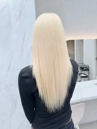 セミロング カラー ヘアアレンジ yuuto🌈 透明感カラーのヘアスタイル