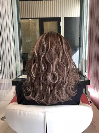 ミディアム カラー ヘアアレンジ 大塚 貴之のヘアスタイル