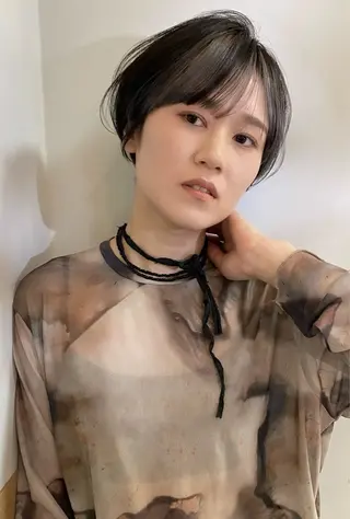 ショート カラー 長谷川 絵美のヘアスタイル