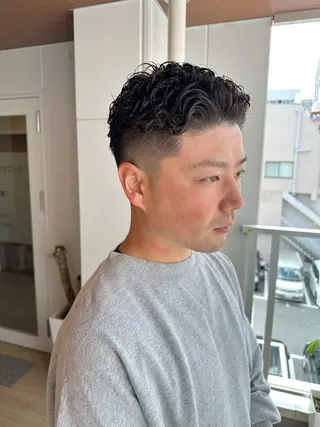 パーマ メンズ 八谷 将平のヘアスタイル