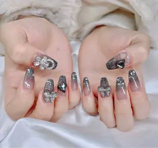 ネイル MOON nailsのネイルデザイン