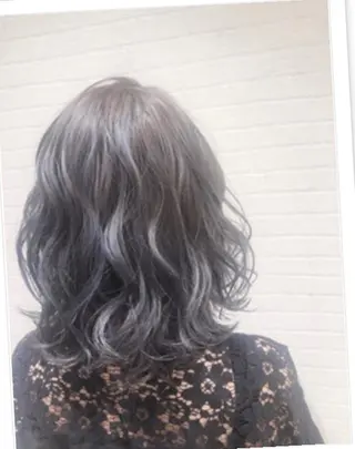 ミディアム カラー LiTA RIKUのヘアスタイル