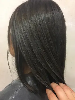 ミディアム カラー 井上 日菜乃のヘアスタイル