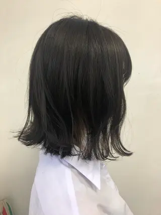 ミディアム カラー CoCooN Hiromiのヘアスタイル