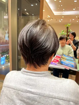 ショート ｼｮｰﾄｶｯﾄ 梅田 山下　すみれのヘアスタイル