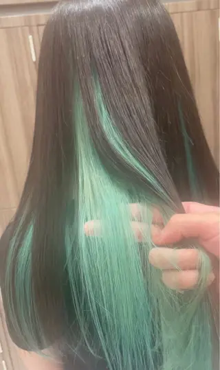 セミロング カラー 【複雑履歴ブリーチ】 中村　玲仁のヘアスタイル