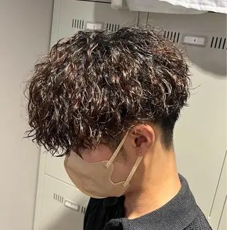 ミディアム パーマ メンズ 横浜駅メンズパーマ師 🌀岩﨑弘成🌀のヘアスタイル