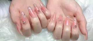 ネイル Demure リリス　銀座店のネイルデザイン