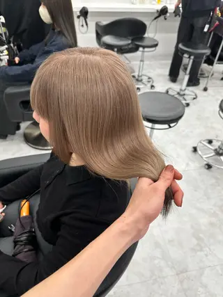 カラー 透明感ベージュ🤎 ナチュラルレイヤーのヘアスタイル