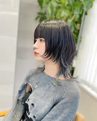 ミディアム ウルフカット/ ハッシュカット/山路のヘアスタイル