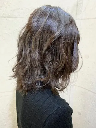 セミロング カラー 長濱 俊のヘアスタイル