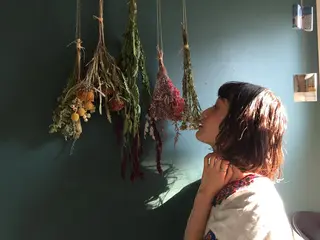 ミディアム カラー ITO YUKIのヘアスタイル