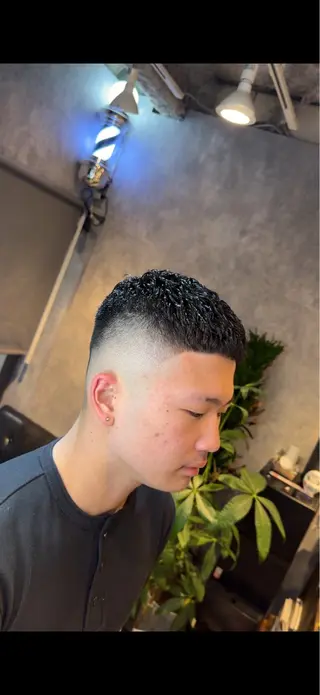 ショート メンズ 安立 玲於のヘアスタイル