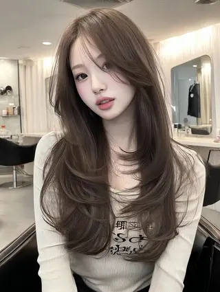 セミロング 橋本 眞穂のヘアスタイル