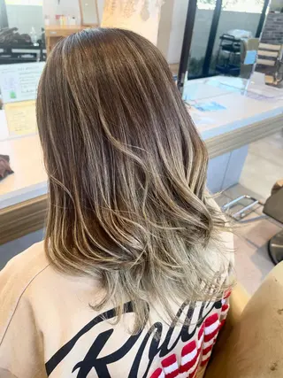 セミロング 碇山 楓己のヘアスタイル