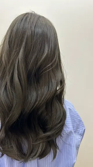 セミロング 理寛寺 さきののヘアスタイル