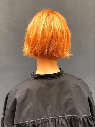 ショート カラー ブリーチ😼 ボブ✍️レイヤーのヘアスタイル