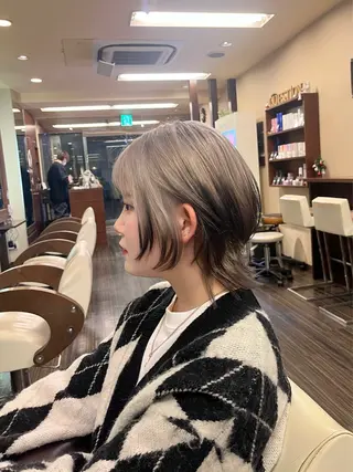 ショート カラー 韓国レイヤー ☁️🫧森ハリス誠一のヘアスタイル