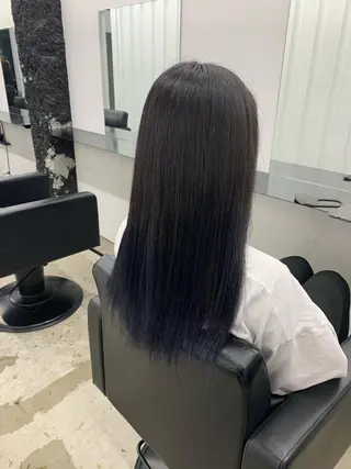 ロング カラー TAKUMI .のヘアスタイル