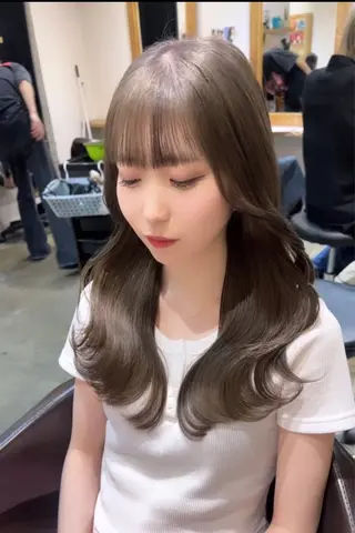 セミロング カラー レイヤー×艶髪特化 マネージャー安藤光司のヘアスタイル