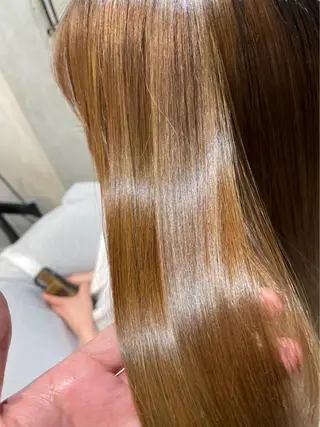 ロング 糟谷 慈英のヘアスタイル